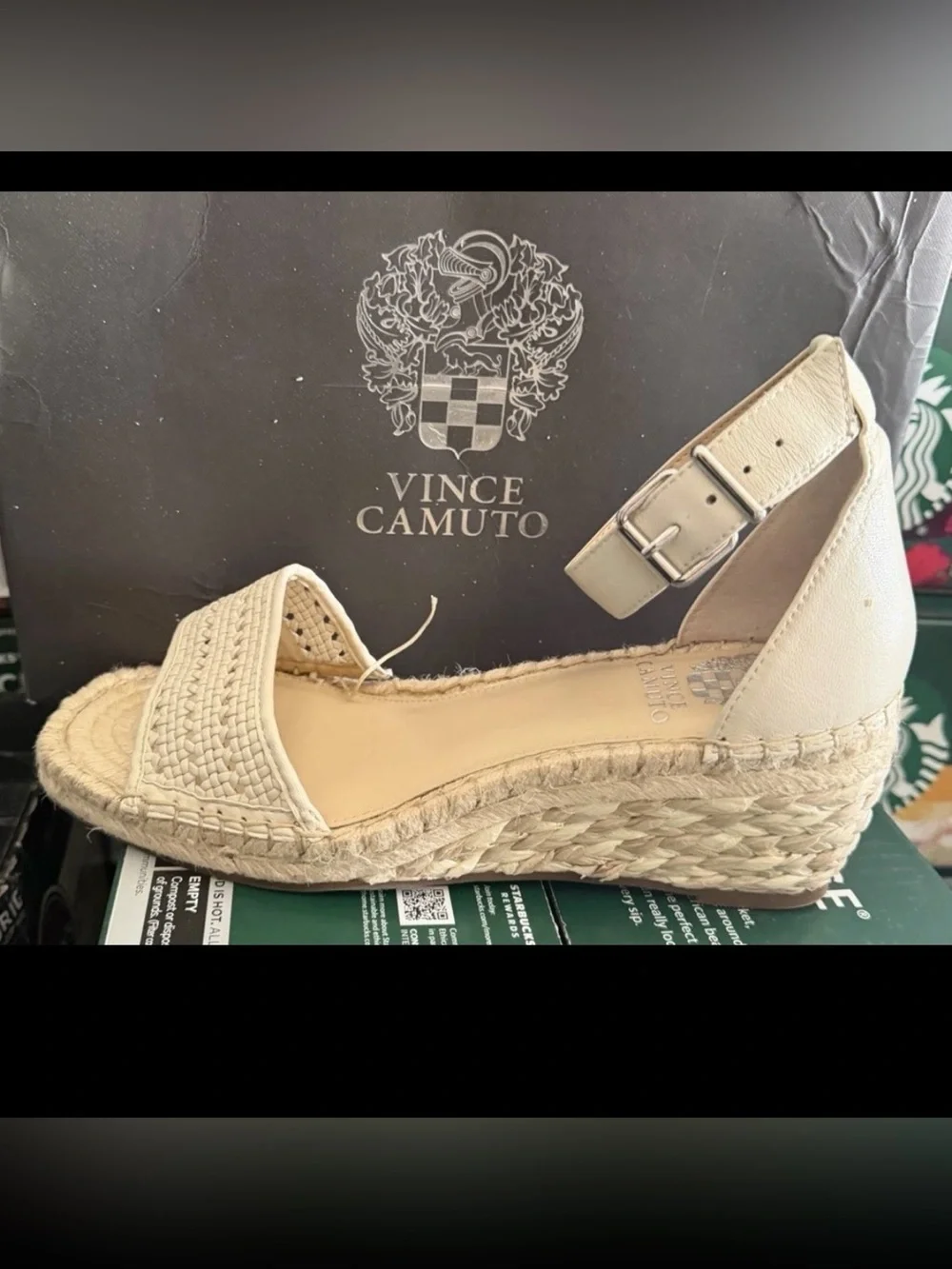 Vince Camaro Women’s Jellisa Wedge Sandals Creme Eyelet Leather Size 9.5 Wide
